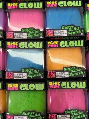 NeeDoh Nice Cube Glow Cube Super Solid Squish